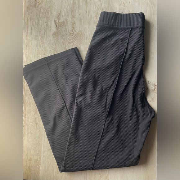 Lululemon Trousers - Picture 2 of 3
